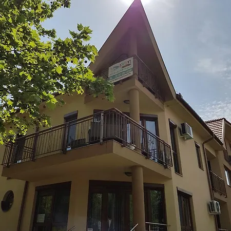 Tahiti Apartment Hajduszoboszlo