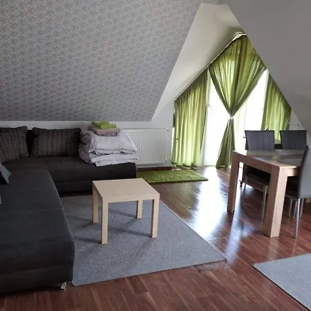 Tahiti Apartment Hajduszoboszlo